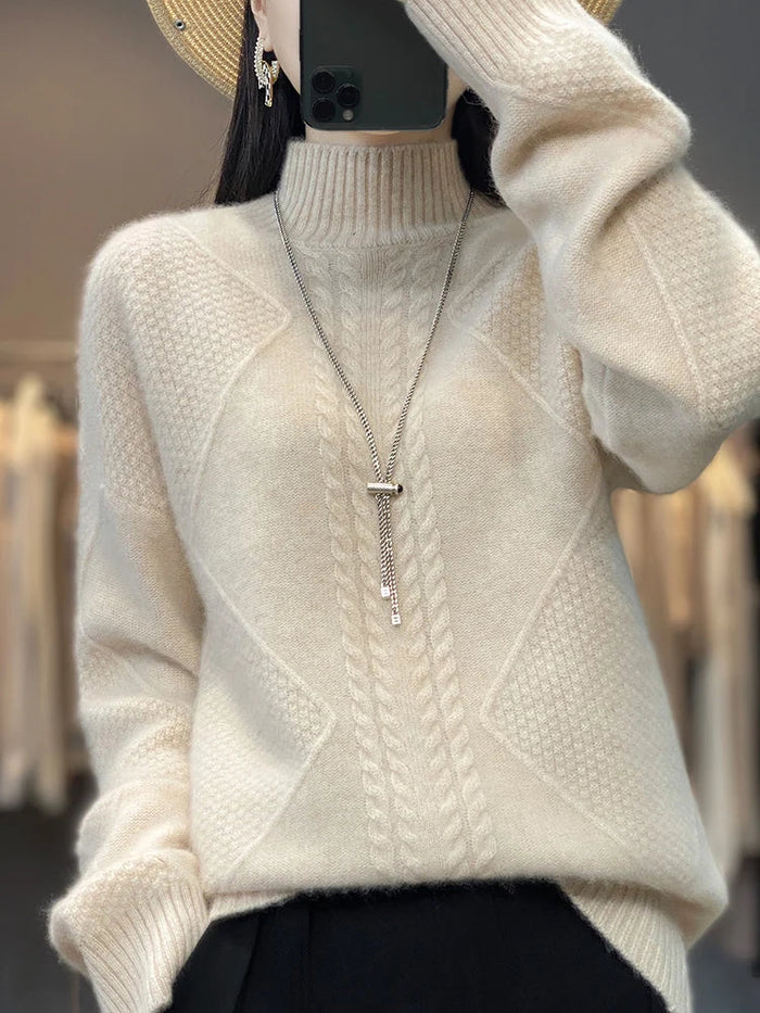 Dam Turtleneck Stickad Tröja med Kabelstickad Detalj