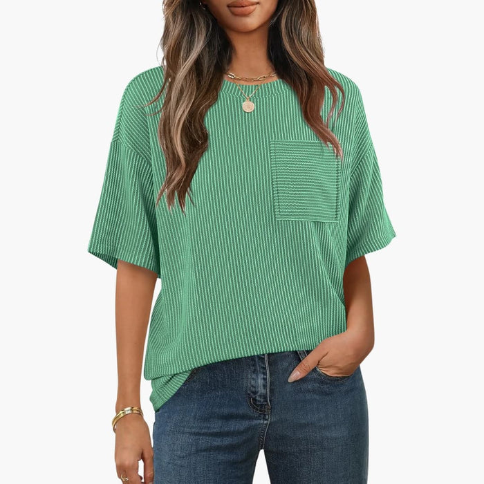 Kvinnors randiga kortärmad T-shirt med rundad hals och bröstficka