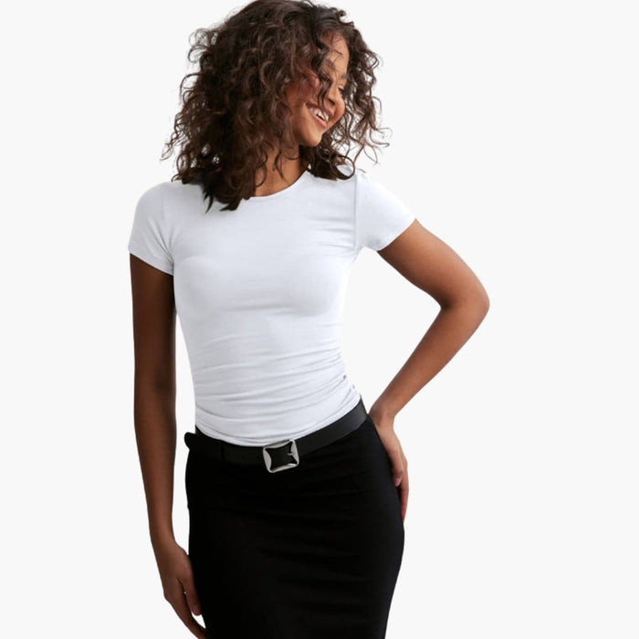 Kvinnors Slim Fit T-shirt med Rund Halsringning och Korta Ärmar